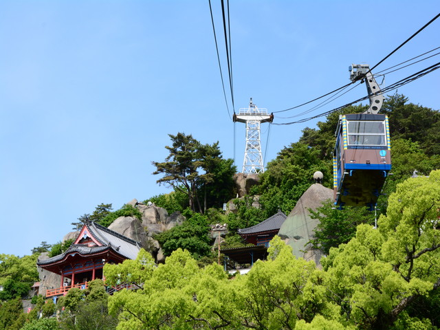 【尾道】：2人以上並んでは通れない小道をめぐる、千光寺・招き猫美術館コース